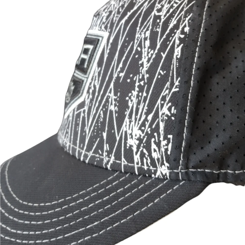 Child NHL cap Youth size